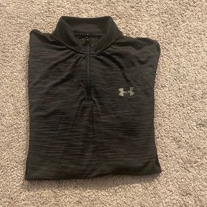 Mens Under-armor 1/4 zip.